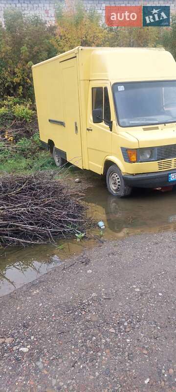 Грузовой фургон Mercedes-Benz T1 1996 в Черновцах