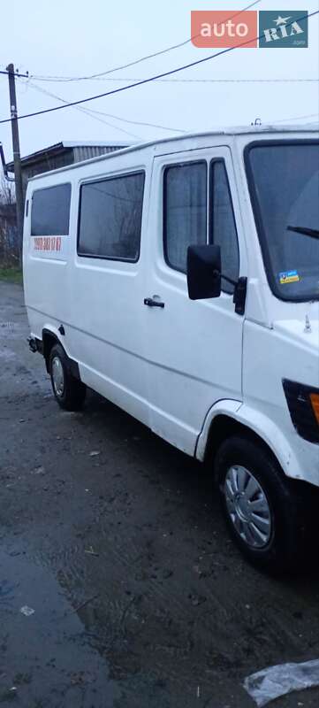 Вантажний фургон Mercedes-Benz T1 1989 в Рівному