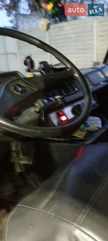 Вантажний фургон Mercedes-Benz T1 1989 в Рівному