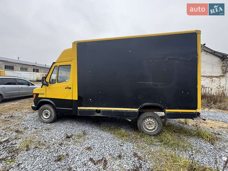 Грузовой фургон Mercedes-Benz T1 1995 в Славуте