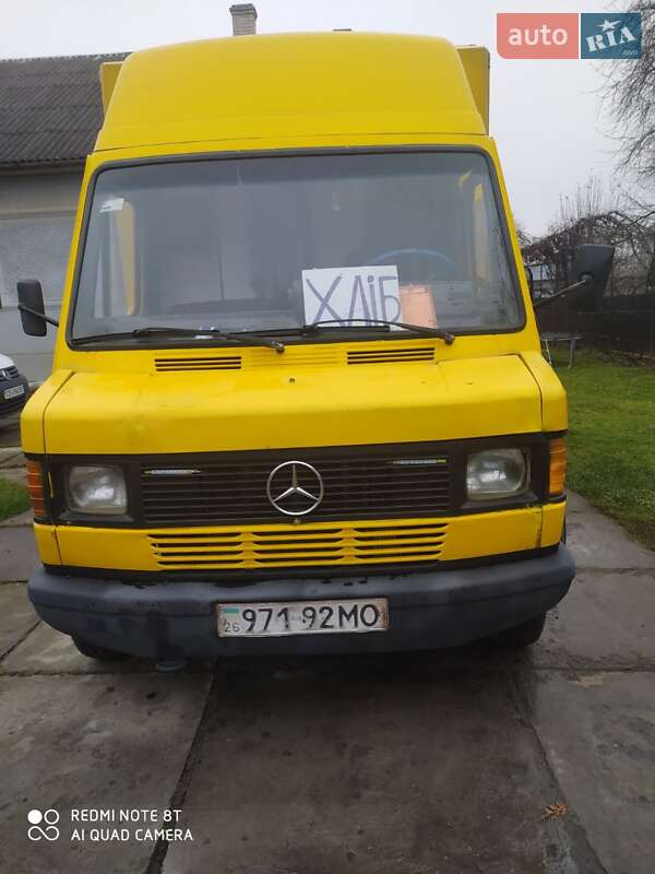 Вантажний фургон Mercedes-Benz T1 1995 в Чернівцях