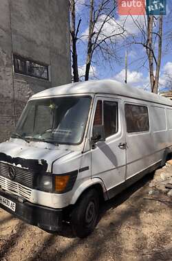 Вантажопасажирський фургон Mercedes-Benz T1 1994 в Одесі