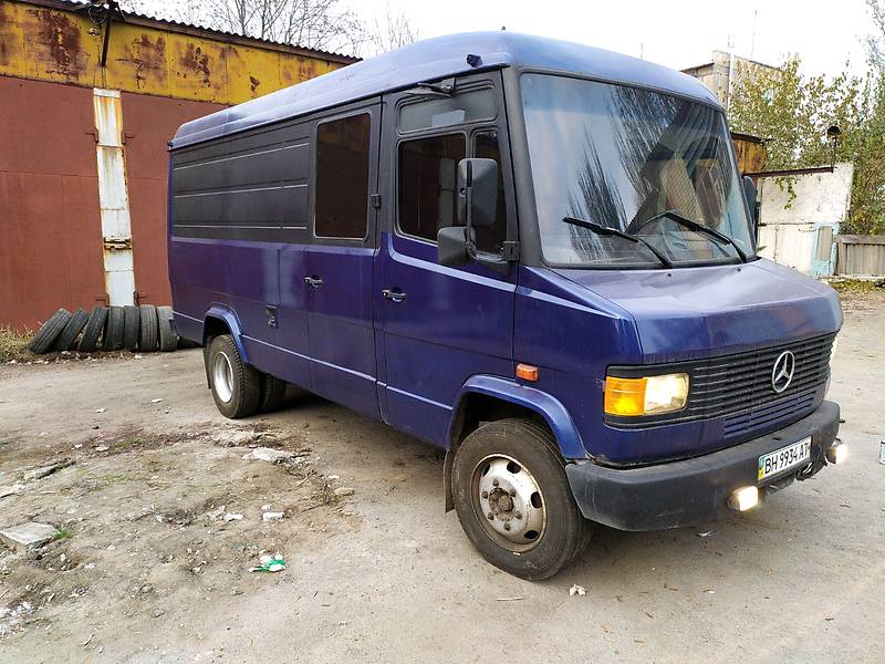 Грузовой фургон Mercedes-Benz T2 1992 в 