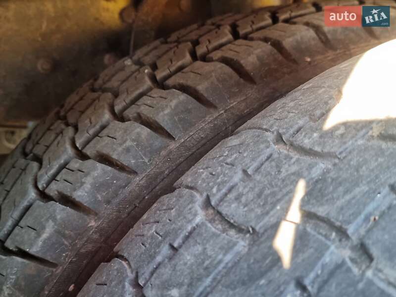 Грузовой фургон Mercedes-Benz T2 1996 в Ровно