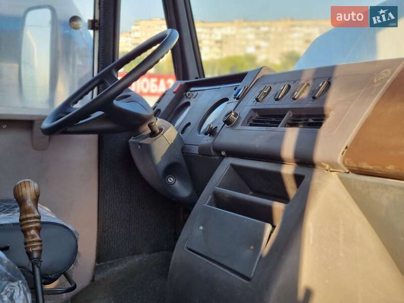 Грузовой фургон Mercedes-Benz T2 1996 в Ровно