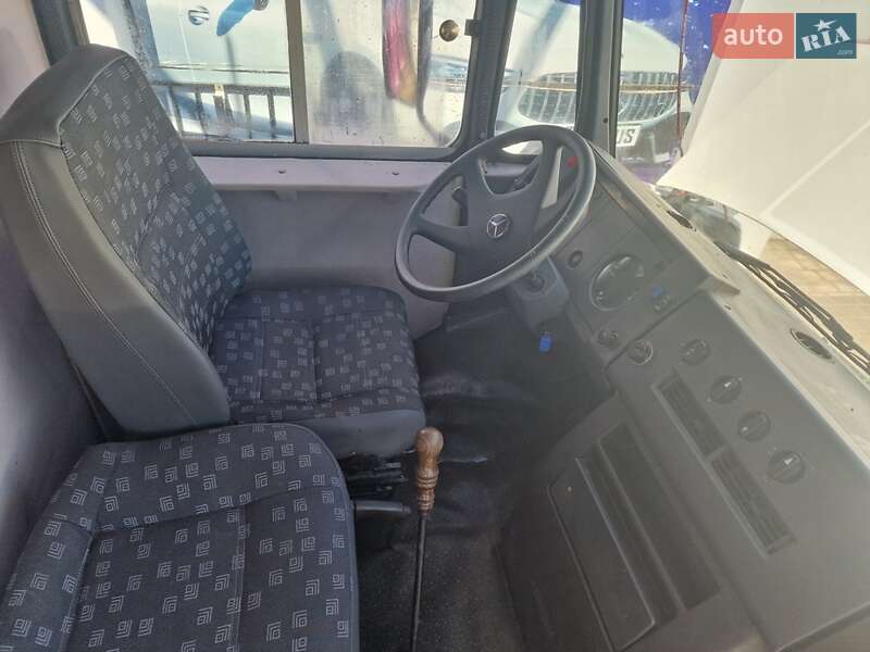 Грузовой фургон Mercedes-Benz T2 1996 в Ровно