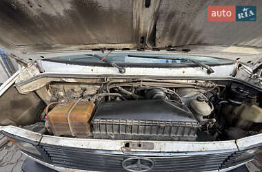 Грузовой фургон Mercedes-Benz T2 1996 в Львове