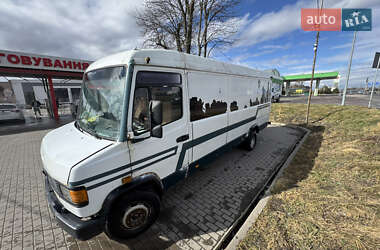 Грузовой фургон Mercedes-Benz T2 1996 в Львове