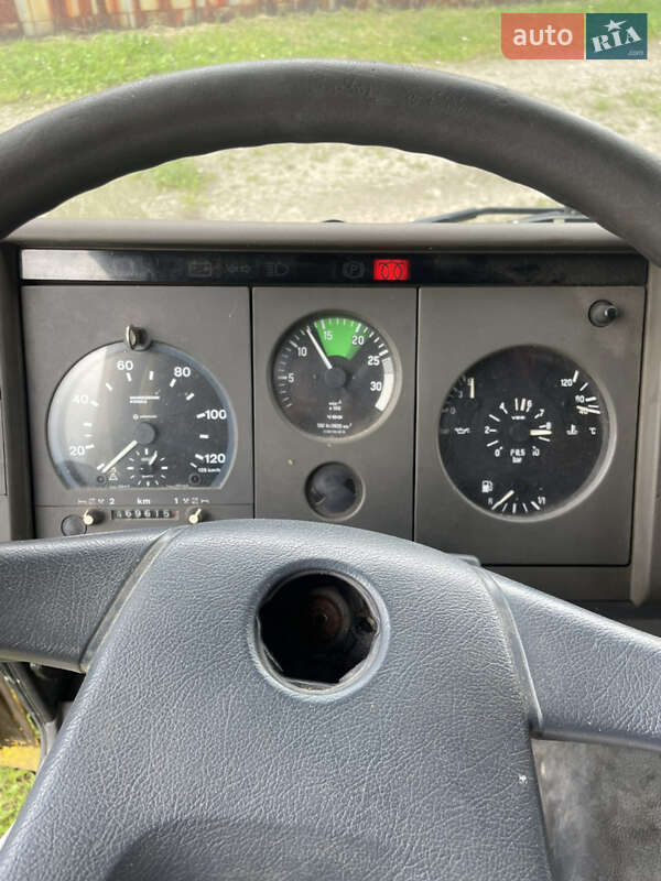 Грузовой фургон Mercedes-Benz T2 1991 в Хырове