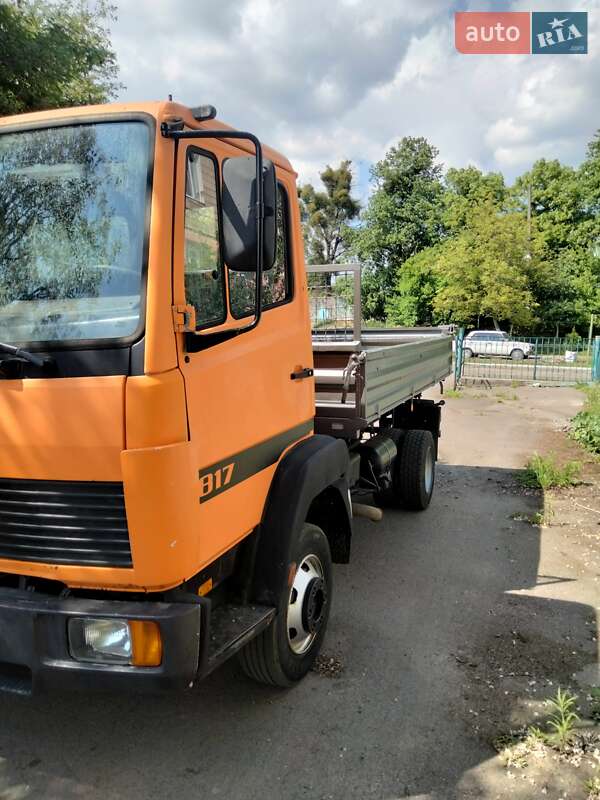 Mercedes-Benz T2 1993