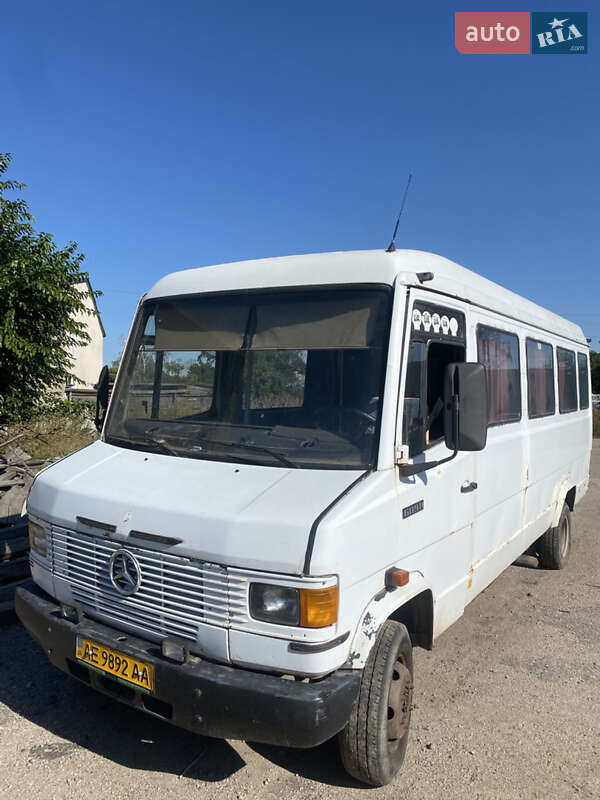 Mercedes-Benz T2 1990