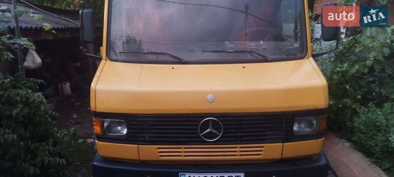 Грузовой фургон Mercedes-Benz T2 1991 в Мукачево