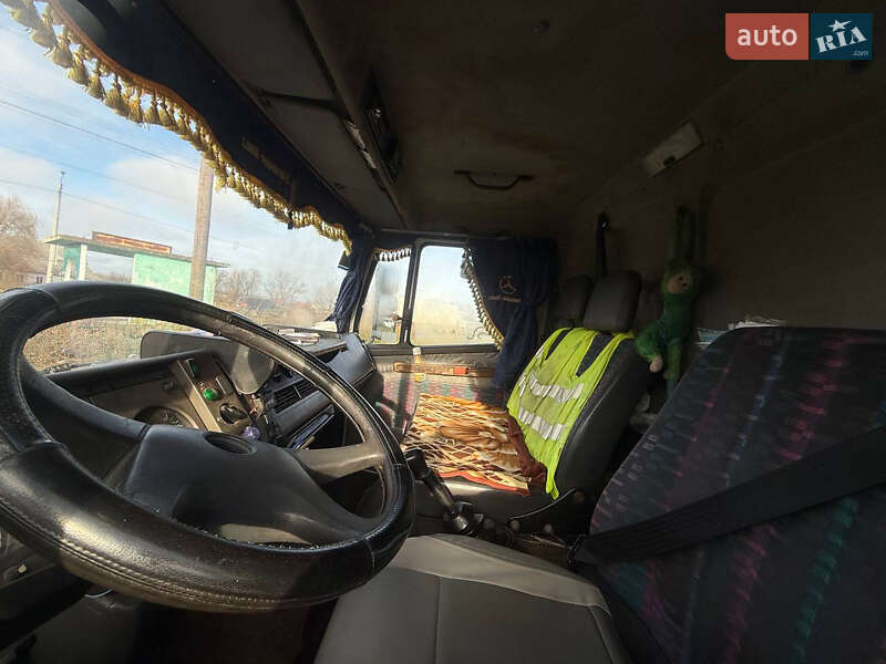 Вантажний фургон Mercedes-Benz T2 1996 в Бердичеві