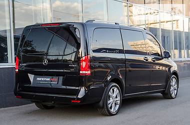 Минивэн Mercedes-Benz V-Class 2016 в Киеве