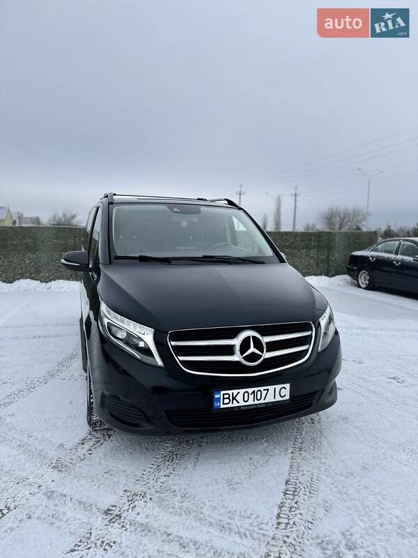 Минивэн Mercedes-Benz V-Class 2015 в Вараше фото 10 Минивэн Mercedes-Benz V-Class 2015 в Вараше