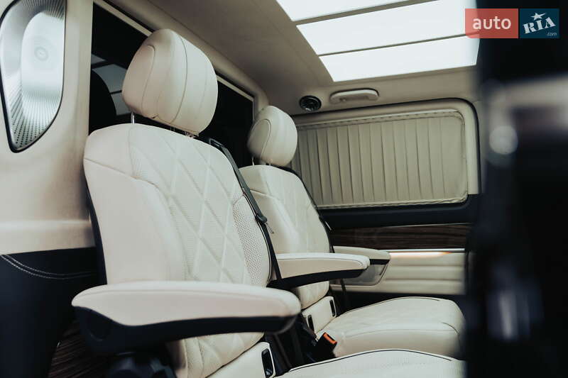Минивэн Mercedes-Benz V-Class 2023 в Киеве