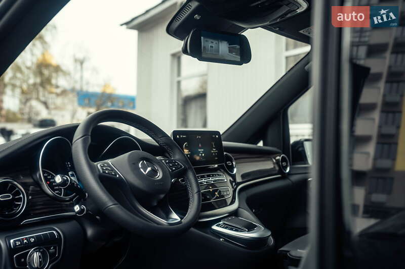 Минивэн Mercedes-Benz V-Class 2023 в Киеве