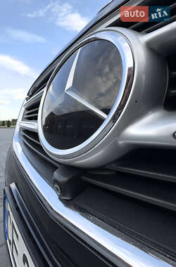 Минивэн Mercedes-Benz V-Class 2015 в 