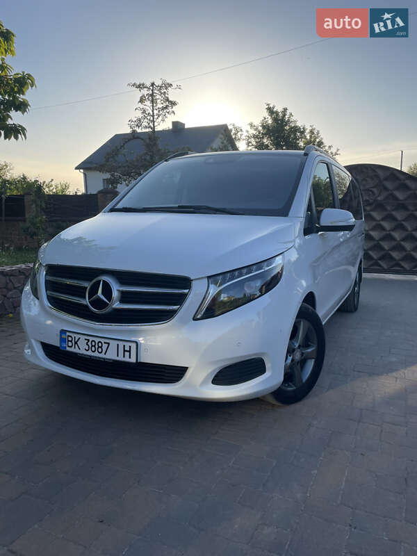Минивэн Mercedes-Benz V-Class 2015 в Ровно