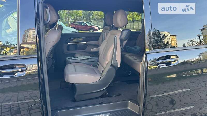 Мінівен Mercedes-Benz V-Class 2023 в Івано-Франківську