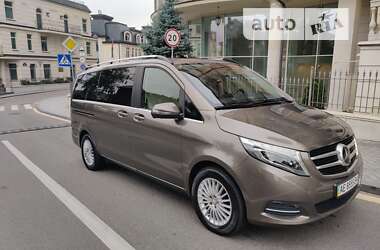 Минивэн Mercedes-Benz V-Class 2017 в 