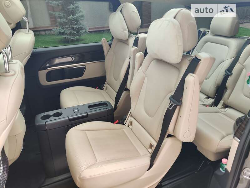 Минивэн Mercedes-Benz V-Class 2017 в Киеве