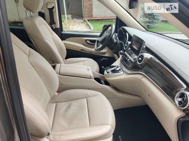 Минивэн Mercedes-Benz V-Class 2017 в Киеве