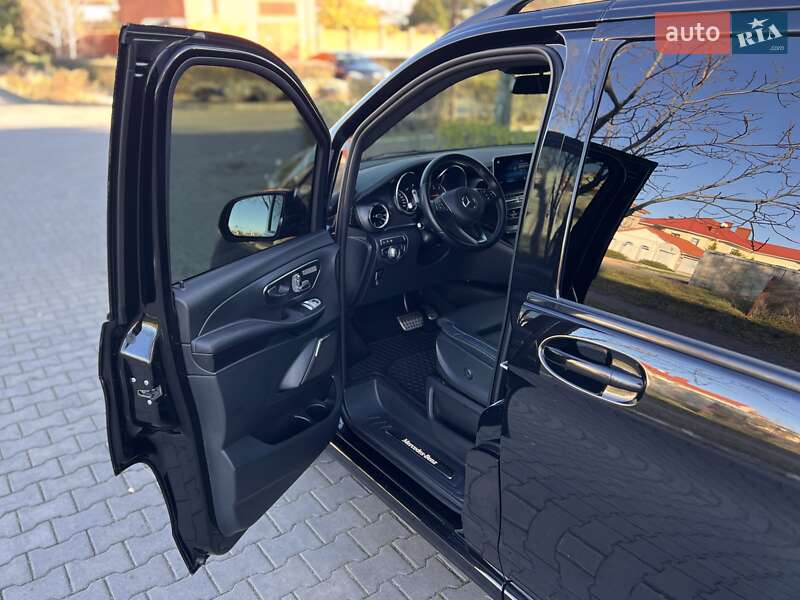Минивэн Mercedes-Benz V-Class 2022 в Одессе