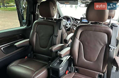 Минивэн Mercedes-Benz V-Class 2016 в 