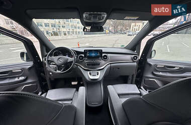 Минивэн Mercedes-Benz V-Class 2022 в 