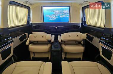 Минивэн Mercedes-Benz V-Class 2016 в 