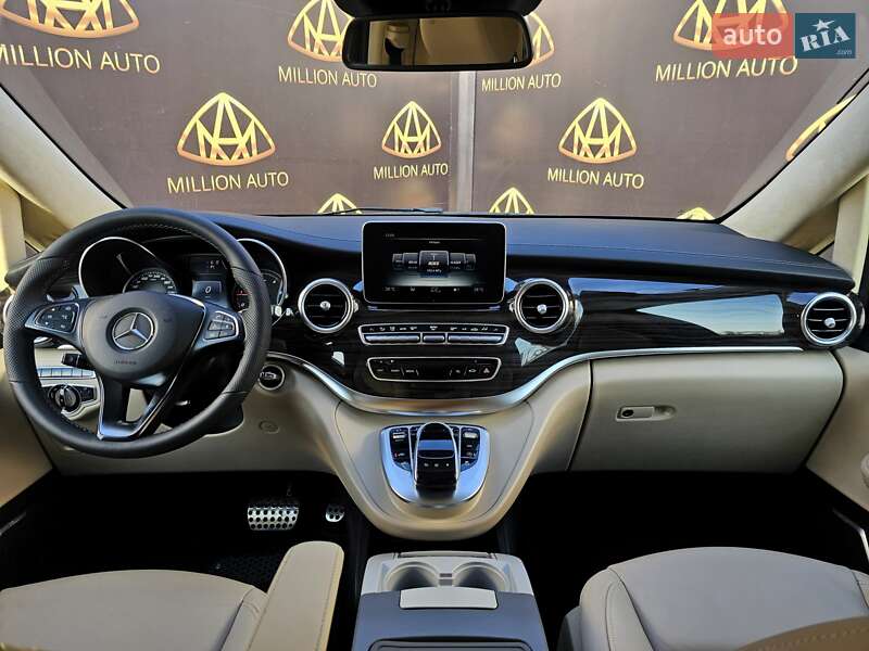 Минивэн Mercedes-Benz V-Class 2016 в Киеве