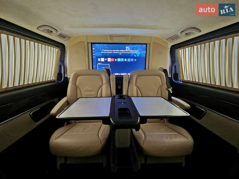 Минивэн Mercedes-Benz V-Class 2016 в Киеве