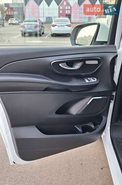 Мінівен Mercedes-Benz V-Class 2015 в 
