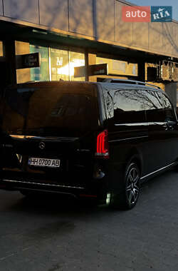 Минивэн Mercedes-Benz V-Class 2017 в 