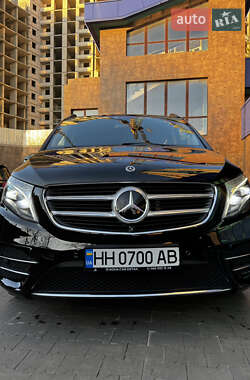 Минивэн Mercedes-Benz V-Class 2017 в 