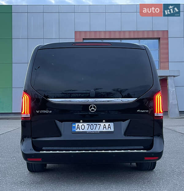 Минивэн Mercedes-Benz V-Class 2016 в Виноградове