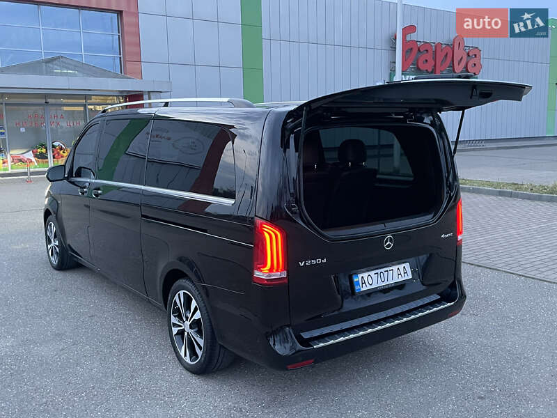 Минивэн Mercedes-Benz V-Class 2016 в Виноградове