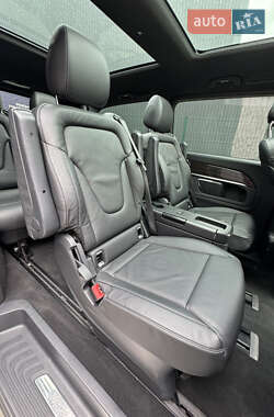 Минивэн Mercedes-Benz V-Class 2021 в 