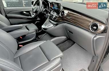 Минивэн Mercedes-Benz V-Class 2023 в 