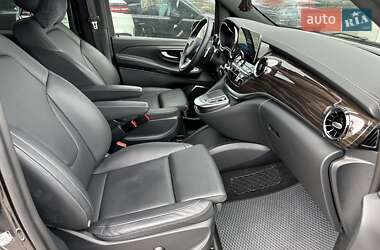 Минивэн Mercedes-Benz V-Class 2023 в 