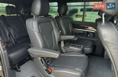 Минивэн Mercedes-Benz V-Class 2023 в 
