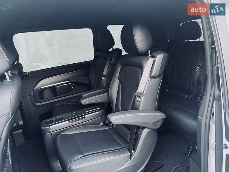 Минивэн Mercedes-Benz V-Class 2020 в Киеве