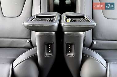 Минивэн Mercedes-Benz V-Class 2024 в 