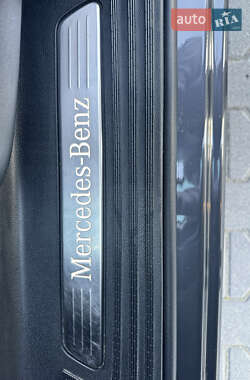 Мінівен Mercedes-Benz V-Class 2023 в 