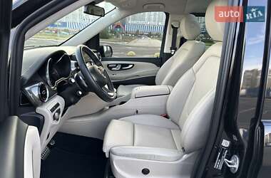 Мінівен Mercedes-Benz V-Class 2022 в 