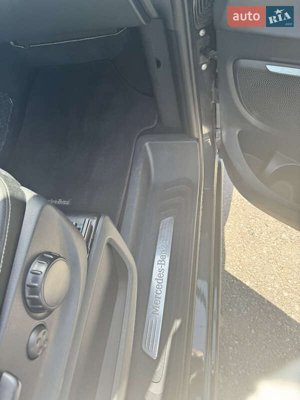 Минивэн Mercedes-Benz V-Class 2020 в Киеве