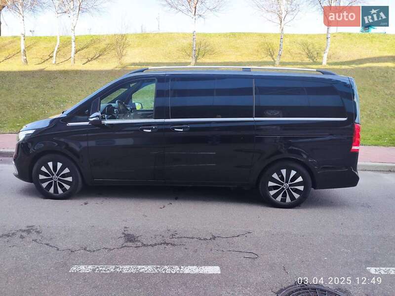 Минивэн Mercedes-Benz V-Class 2021 в 