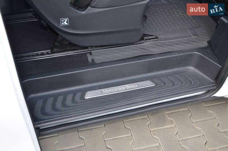 Мінівен Mercedes-Benz V-Class 2015 в Луцьку