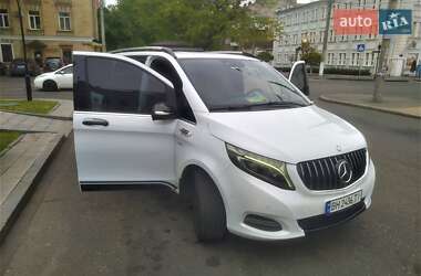 Минивэн Mercedes-Benz V-Class 2015 в 
